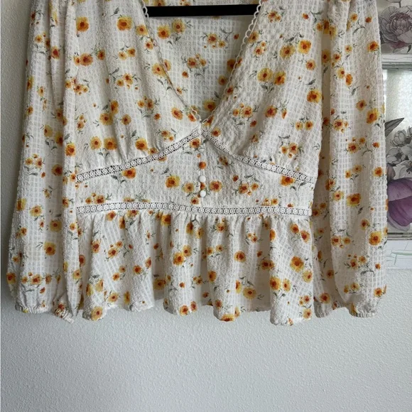 Blu Pepper Floral Peplum Top Women’s Large Cream Yellow Ditsy Print Boho Blouse - Picture 2 of 5